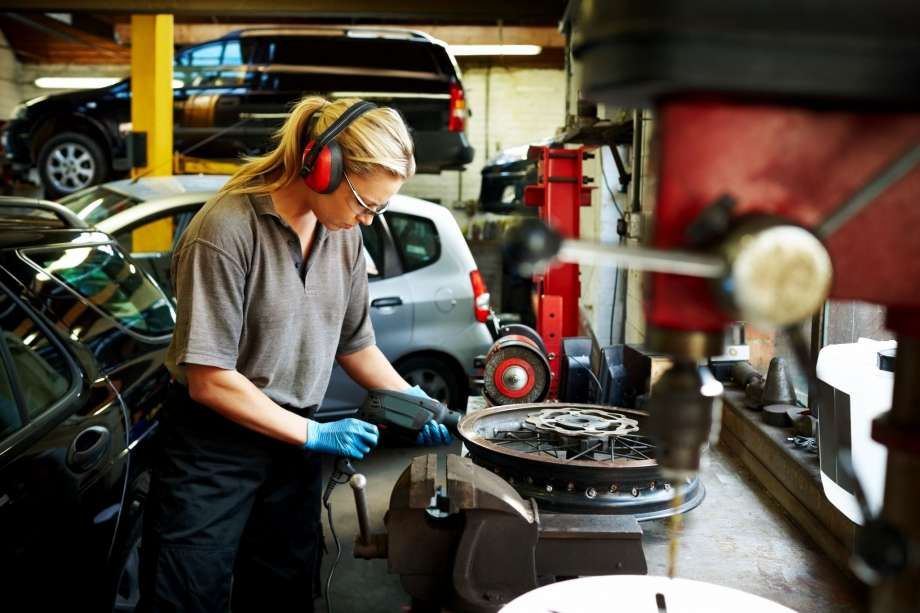 The Independent Auto Repair Shop — Automotive Repair Industry News